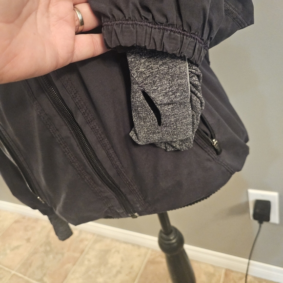 Lululemon Jacket - Picture 3 of 8